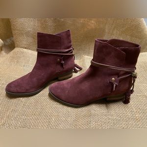 SOREL dress boots - burgundy. Worn ONCE.